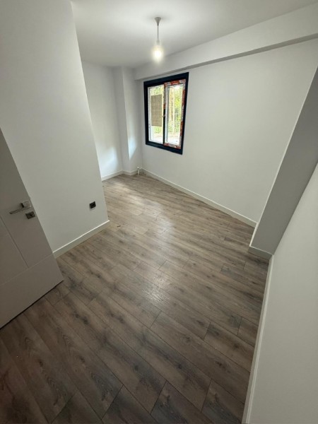 Binevler'de Metroya 5 Dk, Düz Giriş Sıfır 1+1 Satılık Daire