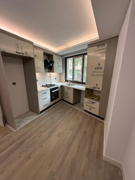 Binevler'de Metroya 5 Dk, Düz Giriş Sıfır 1+1 Satılık Daire