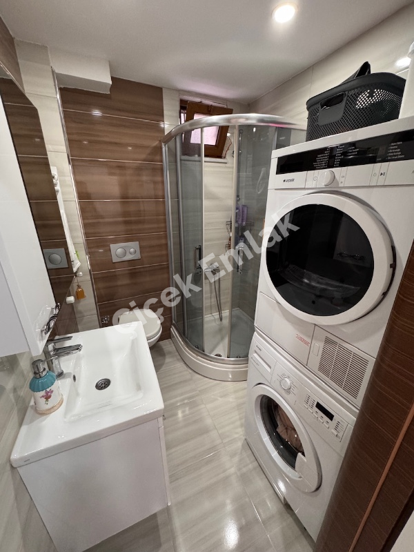Binevler Metroya 5 Dk Merkezi Konumda Yüksek Giriş 2+1 Satılık Daire
