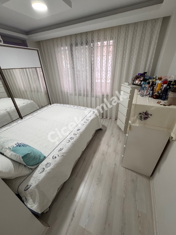 Binevler Metroya 5 Dk Merkezi Konumda Yüksek Giriş 2+1 Satılık Daire