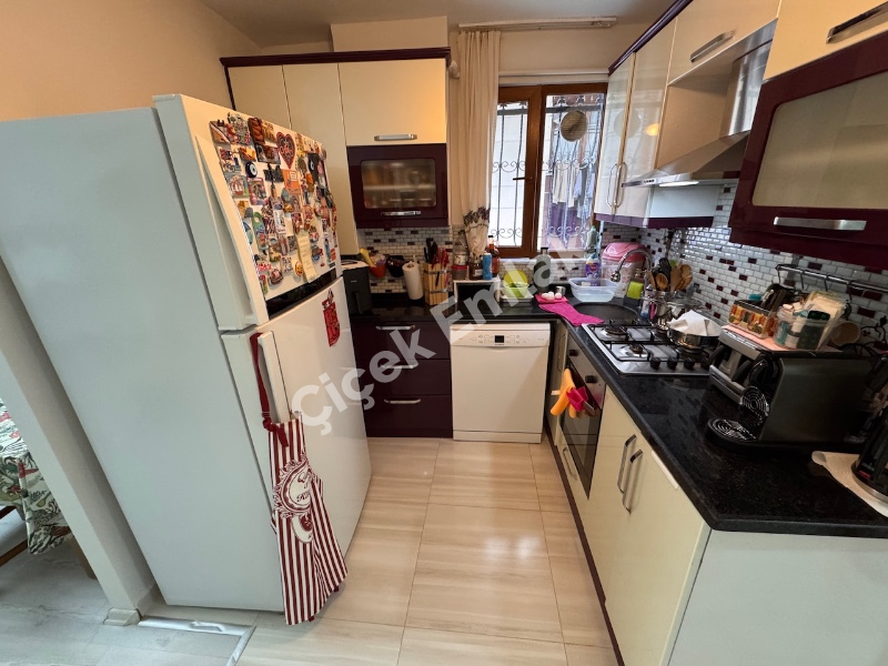 Binevler Metroya 5 Dk Merkezi Konumda Yüksek Giriş 2+1 Satılık Daire