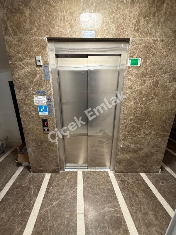 Binevler'de Metroya 5 Dk, Düz Giriş Sıfır 1+1 Satılık Daire