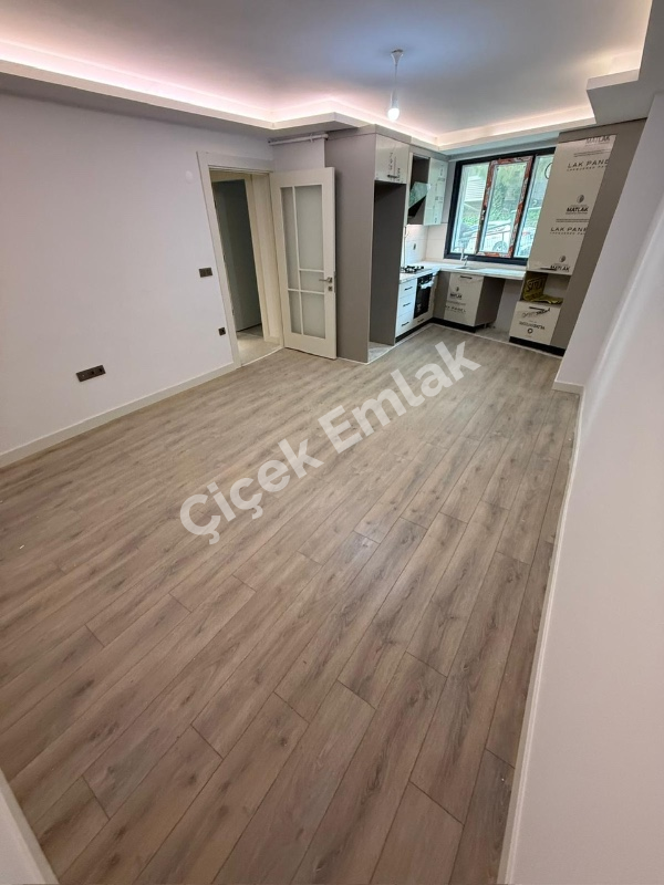 Binevler'de Metroya 5 Dk, Düz Giriş Sıfır 1+1 Satılık Daire