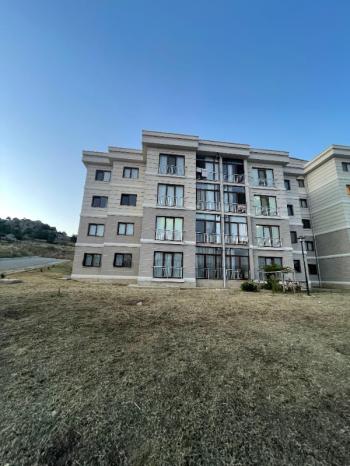 AFYON ÜÇOK EMLAKTAN KANLICA MAH TOKİDE SATILIK 2+1 ARAKAT DAİRE