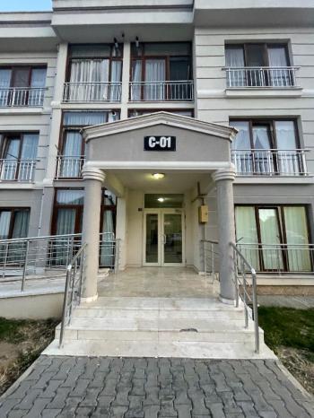 AFYON ÜÇOK EMLAKTAN KANLICA MAH TOKİDE SATILIK 2+1 ARAKAT DAİRE