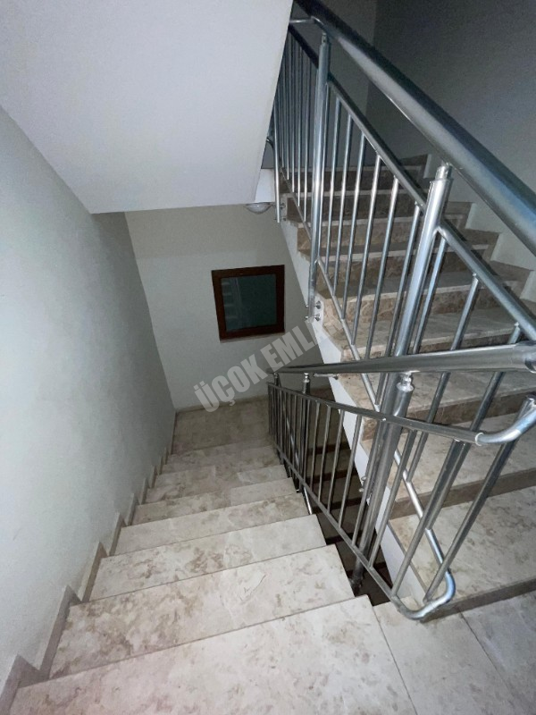 AFYON ÜÇOK EMLAKTAN KANLICA MAH TOKİDE SATILIK 2+1 ARAKAT DAİRE