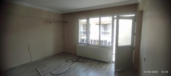 Antre Emlak'tan Satılık Akıncılar İzban Yanı Doğalgazlı Bakımlı 2+1 3.Kat Daire