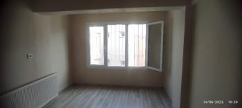 Antre Emlak'tan Satılık Akıncılar İzban Yanı Doğalgazlı Bakımlı 2+1 3.Kat Daire