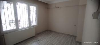 Antre Emlak'tan Satılık Akıncılar İzban Yanı Doğalgazlı Bakımlı 2+1 3.Kat Daire