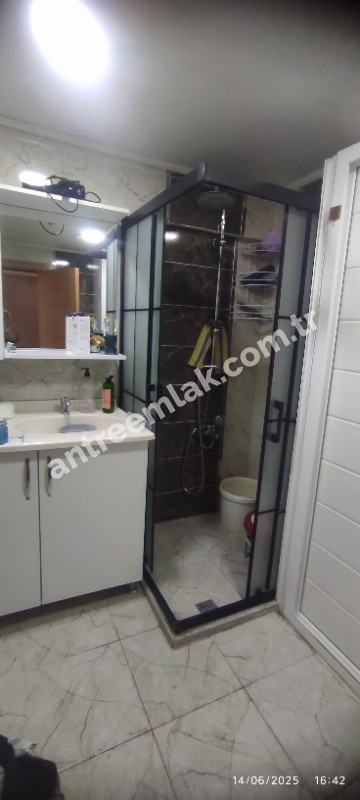 Antre Emlak'tan Satılık Akıncılar İzban Yanı Doğalgazlı Bakımlı 2+1 3.Kat Daire