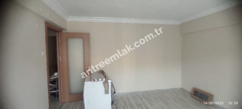 Antre Emlak'tan Satılık Akıncılar İzban Yanı Doğalgazlı Bakımlı 2+1 3.Kat Daire