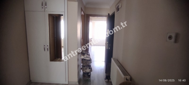 Antre Emlak'tan Satılık Akıncılar İzban Yanı Doğalgazlı Bakımlı 2+1 3.Kat Daire