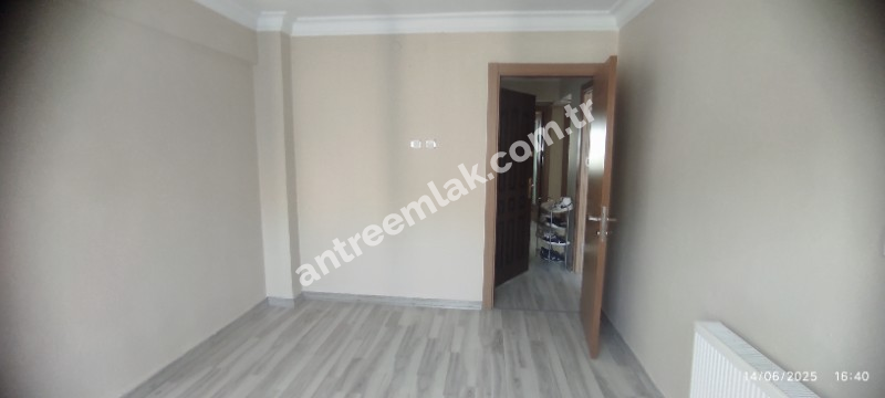 Antre Emlak'tan Satılık Akıncılar İzban Yanı Doğalgazlı Bakımlı 2+1 3.Kat Daire