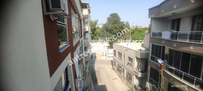 Antre Emlak'tan Satılık Akıncılar İzban Yanı Doğalgazlı Bakımlı 2+1 3.Kat Daire