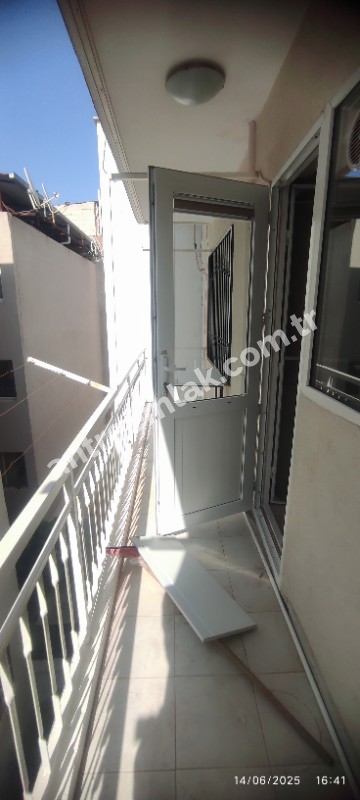 Antre Emlak'tan Satılık Akıncılar İzban Yanı Doğalgazlı Bakımlı 2+1 3.Kat Daire