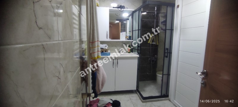 Antre Emlak'tan Satılık Akıncılar İzban Yanı Doğalgazlı Bakımlı 2+1 3.Kat Daire