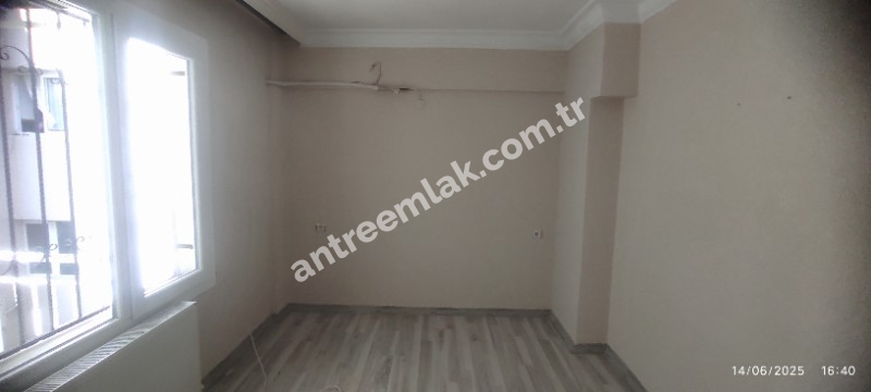 Antre Emlak'tan Satılık Akıncılar İzban Yanı Doğalgazlı Bakımlı 2+1 3.Kat Daire