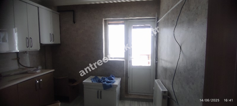 Antre Emlak'tan Satılık Akıncılar İzban Yanı Doğalgazlı Bakımlı 2+1 3.Kat Daire