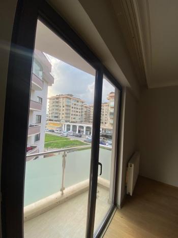 ARTI'DAN ÖZLÜCE'DE KİRALIK GENİŞ SİTEİÇİ HAVUZLU DAİRE