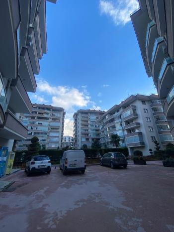 ARTI'DAN ÖZLÜCE'DE KİRALIK GENİŞ SİTEİÇİ HAVUZLU DAİRE