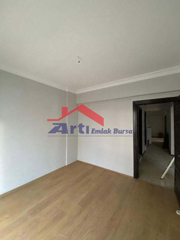 ARTI'DAN ÖZLÜCE'DE KİRALIK GENİŞ SİTEİÇİ HAVUZLU DAİRE