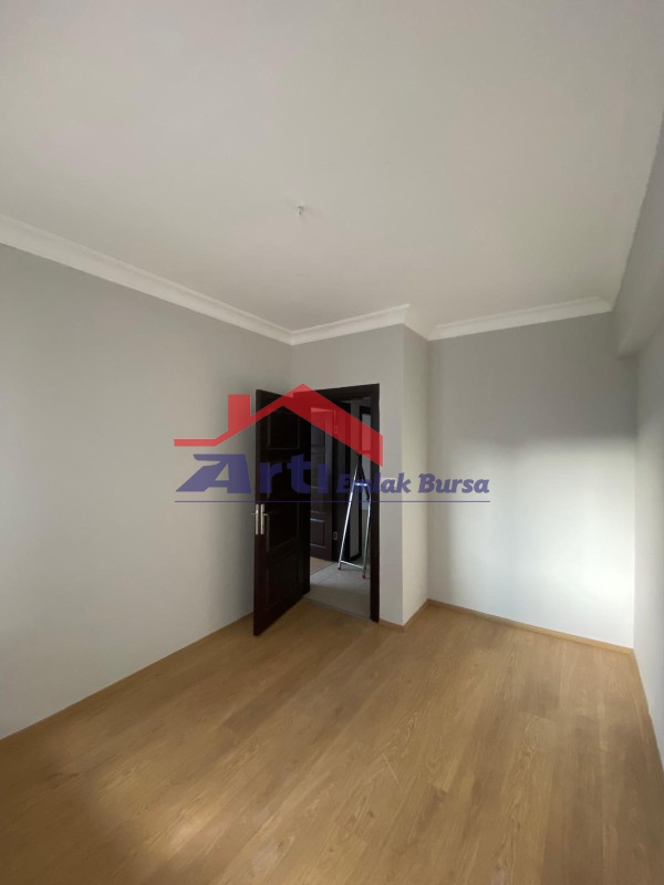 ARTI'DAN ÖZLÜCE'DE KİRALIK GENİŞ SİTEİÇİ HAVUZLU DAİRE