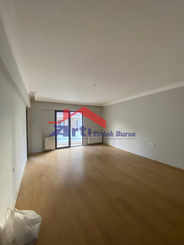 ARTI'DAN ÖZLÜCE'DE KİRALIK GENİŞ SİTEİÇİ HAVUZLU DAİRE