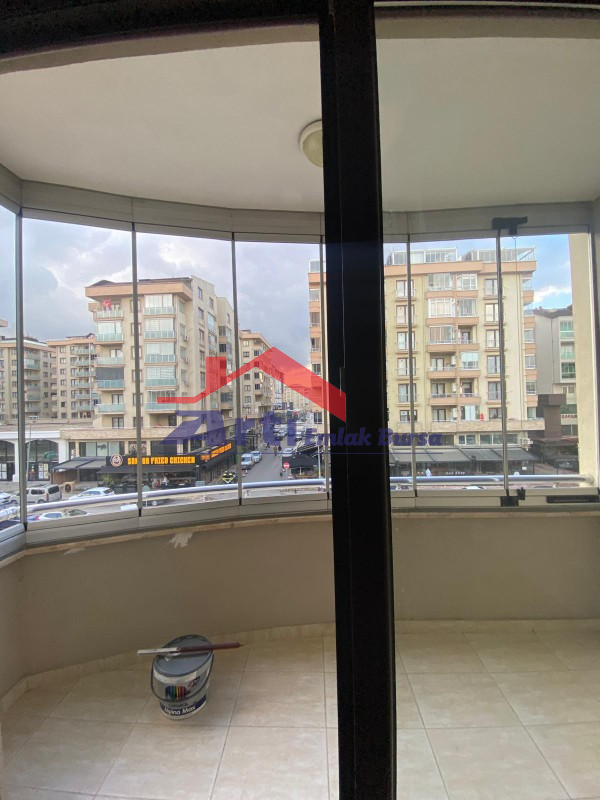 ARTI'DAN ÖZLÜCE'DE KİRALIK GENİŞ SİTEİÇİ HAVUZLU DAİRE
