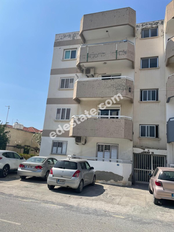 Lefkoşa Kumsal Bölgesinde SATILIK 4+1 GENİŞ DAİRE