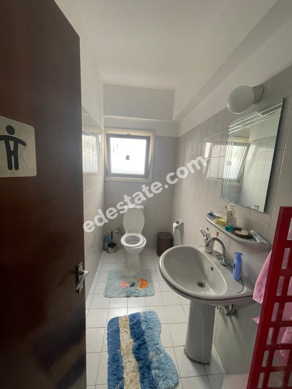 Lefkoşa Kumsal Bölgesinde SATILIK 4+1 GENİŞ DAİRE