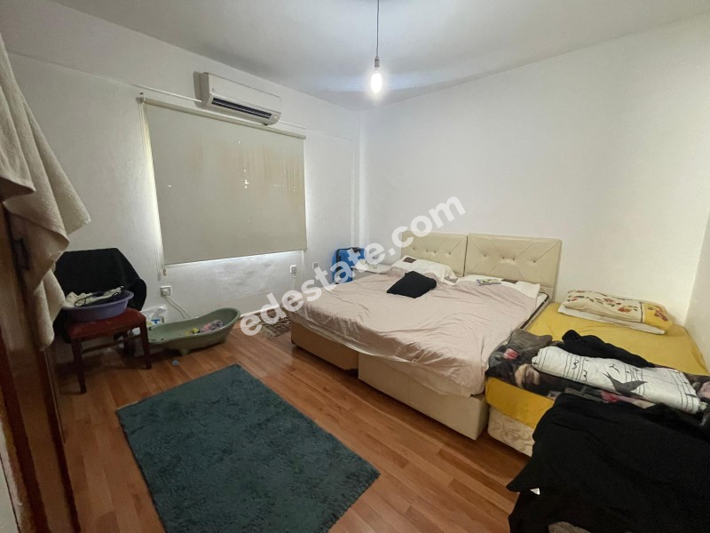 Lefkoşa Kumsal Bölgesinde SATILIK 4+1 GENİŞ DAİRE