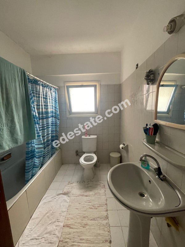 Lefkoşa Kumsal Bölgesinde SATILIK 4+1 GENİŞ DAİRE