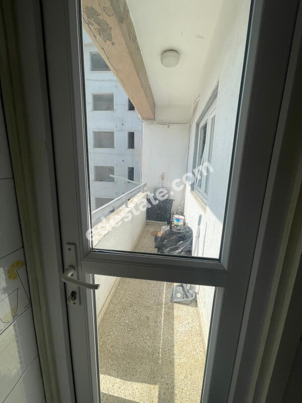 Lefkoşa Kumsal Bölgesinde SATILIK 4+1 GENİŞ DAİRE