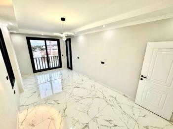 Didim Efeler Mahallesinde Yol Cepheli Satılık Villa