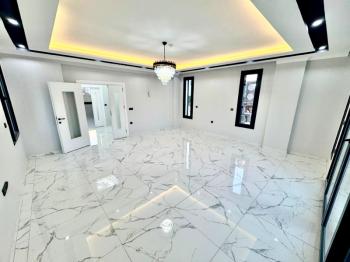 Didim Efeler Mahallesinde Yol Cepheli Satılık Villa