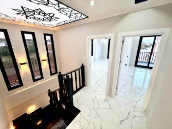 Didim Efeler Mahallesinde Yol Cepheli Satılık Villa