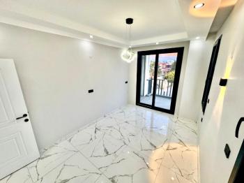 Didim Efeler Mahallesinde Yol Cepheli Satılık Villa