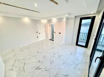 Didim Efeler Mahallesinde Yol Cepheli Satılık Villa