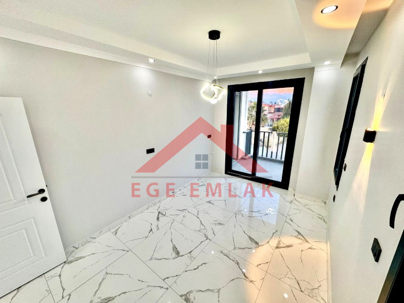 Didim Efeler Mahallesinde Yol Cepheli Satılık Villa