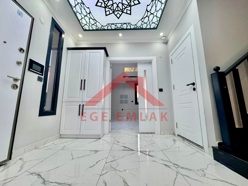 Didim Efeler Mahallesinde Yol Cepheli Satılık Villa