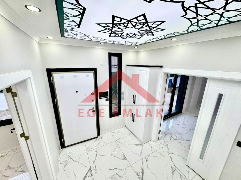 Didim Efeler Mahallesinde Yol Cepheli Satılık Villa