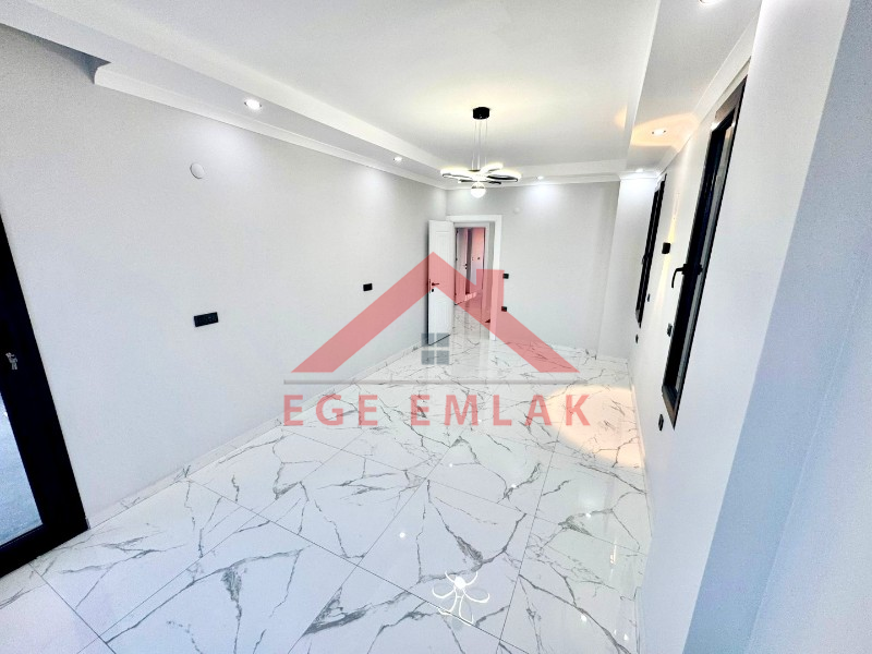 Didim Efeler Mahallesinde Yol Cepheli Satılık Villa
