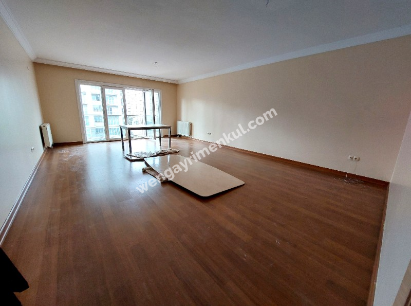 WEN BERKAN GÜLER'DEN AVRUPA KONUTLARI TEM'DE 4.5+1 4. KAT 169 m2 LÜKS DAİRE