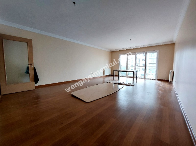 WEN BERKAN GÜLER'DEN AVRUPA KONUTLARI TEM'DE 4.5+1 4. KAT 169 m2 LÜKS DAİRE