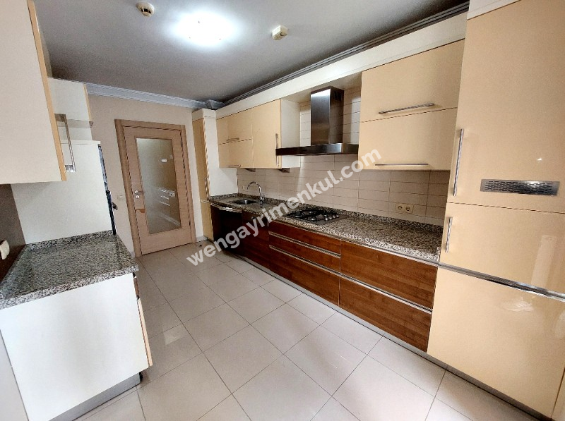 WEN BERKAN GÜLER'DEN AVRUPA KONUTLARI TEM'DE 4.5+1 4. KAT 169 m2 LÜKS DAİRE