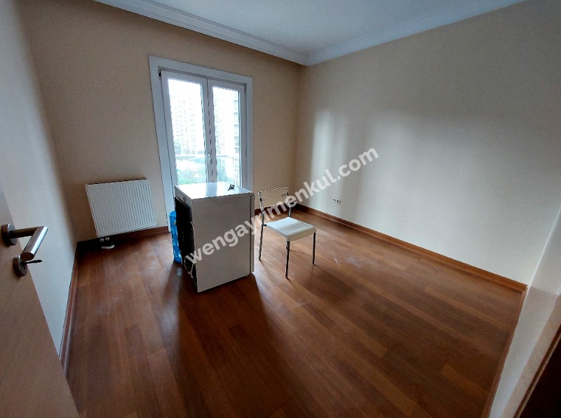 WEN BERKAN GÜLER'DEN AVRUPA KONUTLARI TEM'DE 4.5+1 4. KAT 169 m2 LÜKS DAİRE