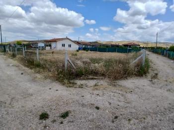 GÜVENAY – ÇORUM CEMİLBEY YOLU ÜZERİ – ANA YOLA CEPHELİ 570 M² CEVİZ AĞAÇLI HAZIR BAHÇE