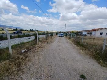 GÜVENAY – ÇORUM CEMİLBEY YOLU ÜZERİ – ANA YOLA CEPHELİ 570 M² CEVİZ AĞAÇLI HAZIR BAHÇE