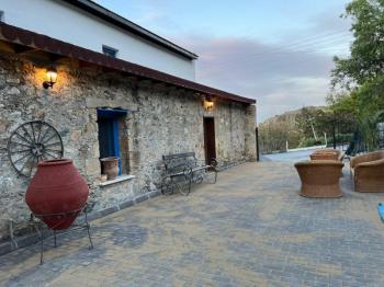 GİRNE LAPTA BÖLGESİNDE SATILIK KOMPLE BİNA ( BUTİK OTEL )   0533 880 00 84