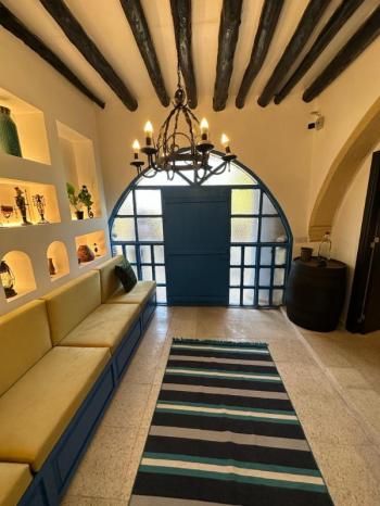 GİRNE LAPTA BÖLGESİNDE SATILIK KOMPLE BİNA ( BUTİK OTEL )   0533 880 00 84